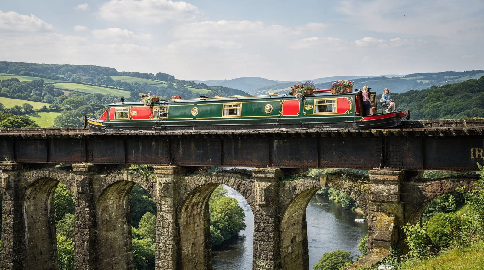 Llangollen: Guided Pontcysyllte Aqueduct Canoe Tour